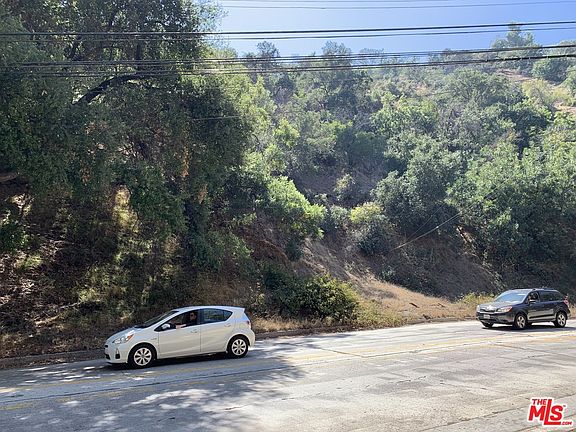 2nd image of 2135 Laurel Canyon Blvd