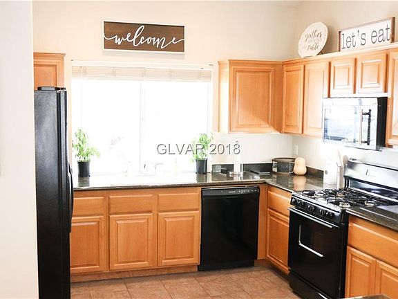 3rd image of 7905 Autumn Gate Ave