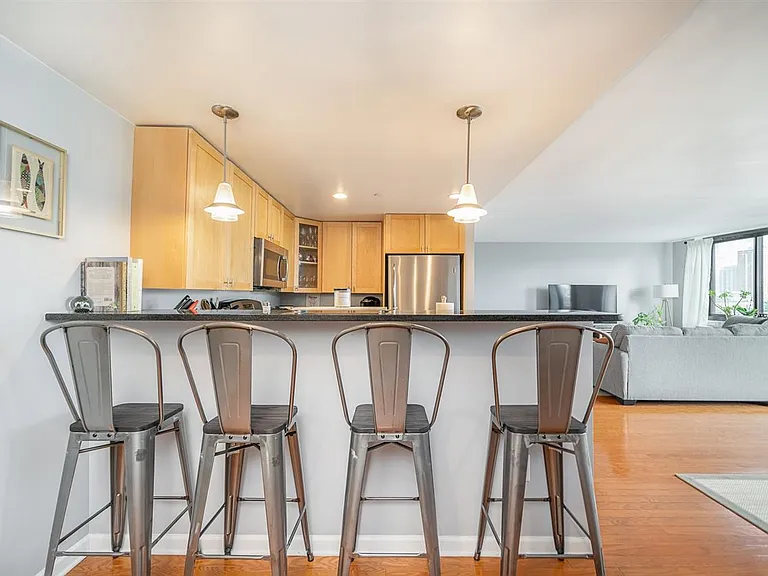 700 Grove St #6M — Photo 13