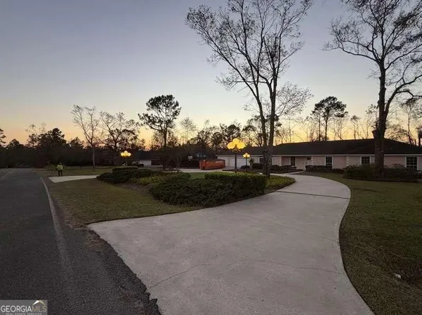 499 Westwood Heights Cir, Douglas, GA 31535