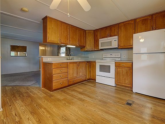 4th image of 38 Colvin St