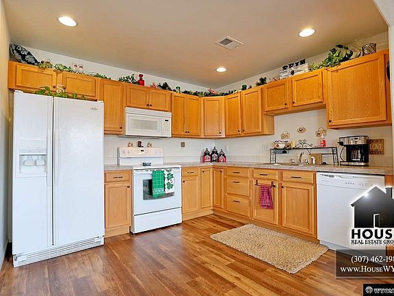 4th image of 683 6th St