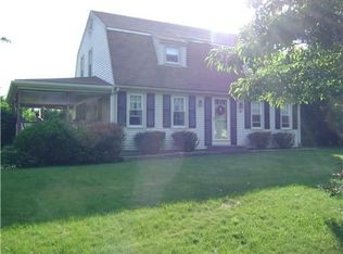 14 Lynn Ln, Ashaway, RI 02804