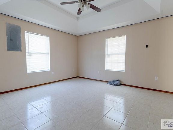 5th image of 322 Retamosa Ave