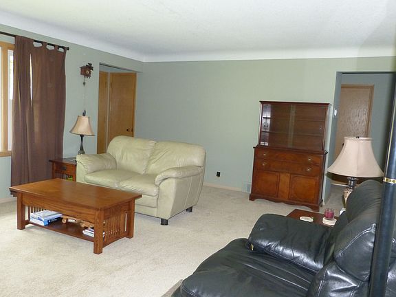 Spacious living room