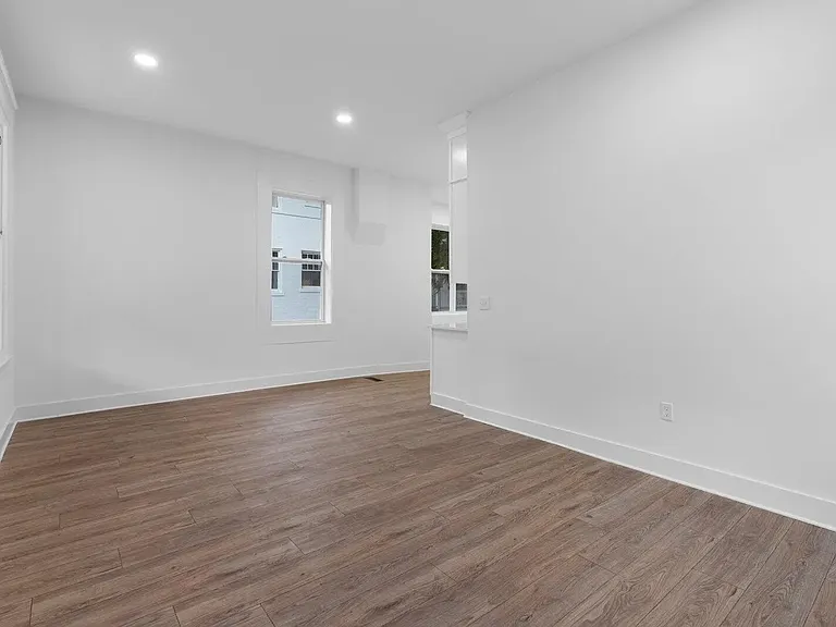 1503 N Chamberlain Ave — Photo 2