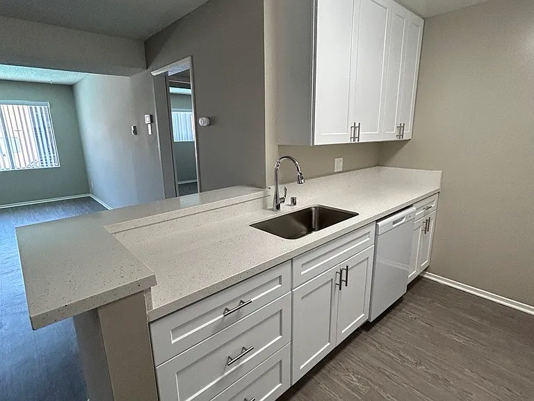 Taylor Garden Apartments — Photo 25