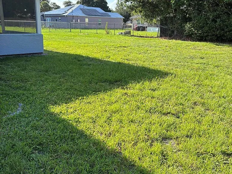 337 NW Tyler Ave — Photo 30