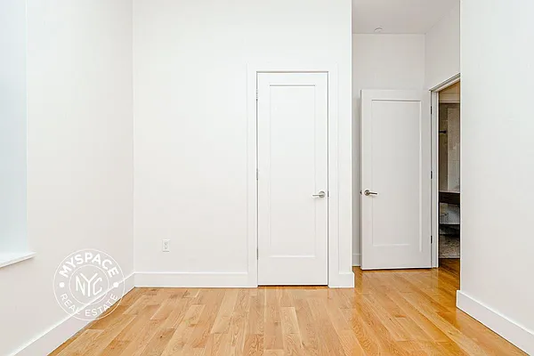 Rented by MySpaceNYC | media 25