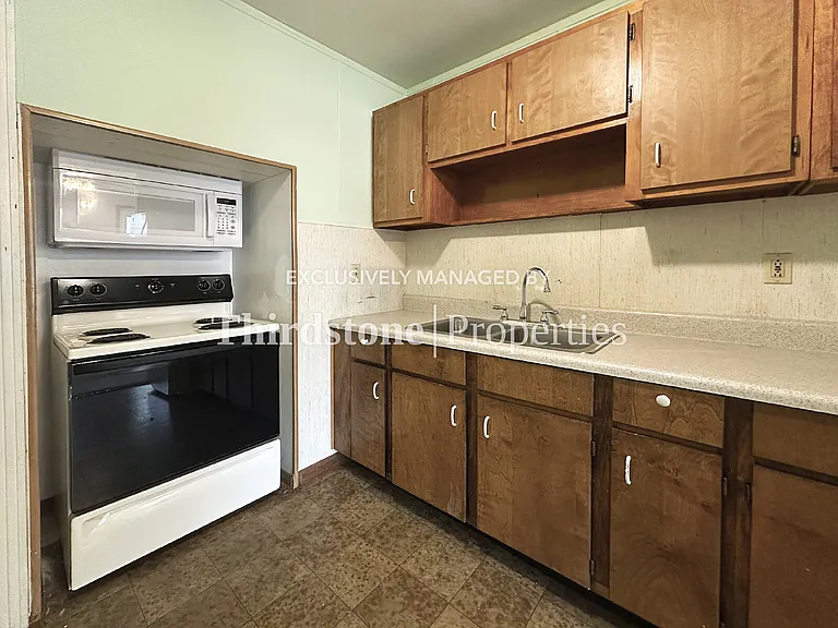 1727 Lindsey Rd — Photo 5