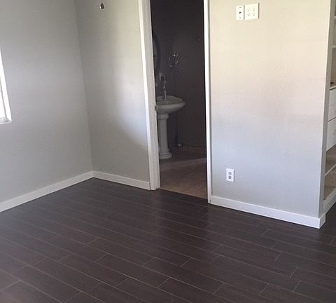 3rd image of 3345 W Fairview Ave