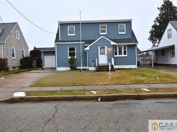 334 Grady Dr, Woodbridge, NJ 07095