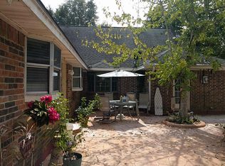 77 Surrey Oak Ct, Alvin, TX 77511