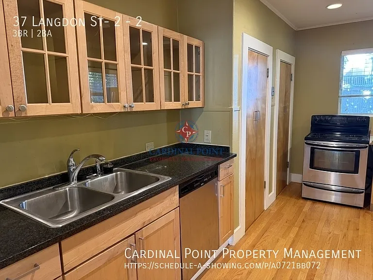 37 Langdon St #2 — Photo 12