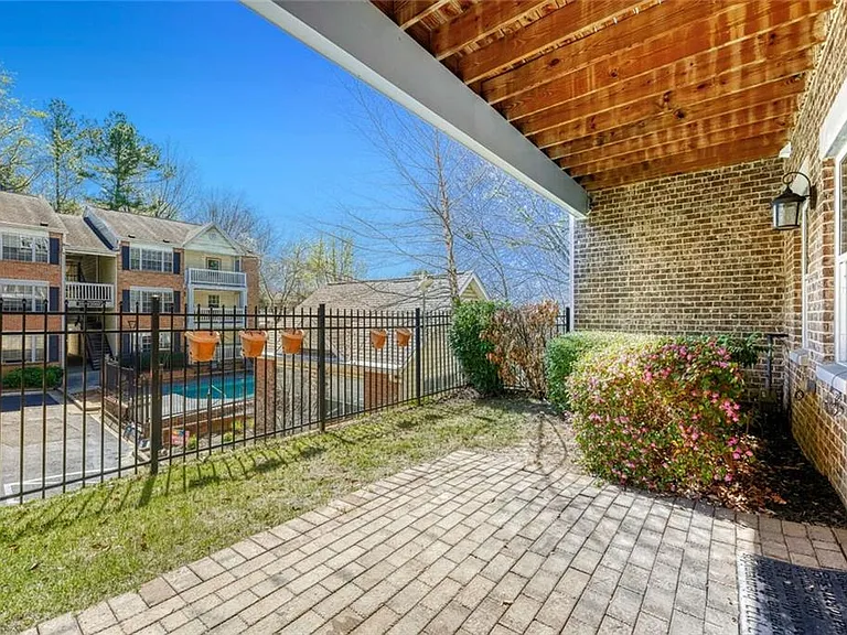 1196 John Collier Rd #1196 — Photo 27