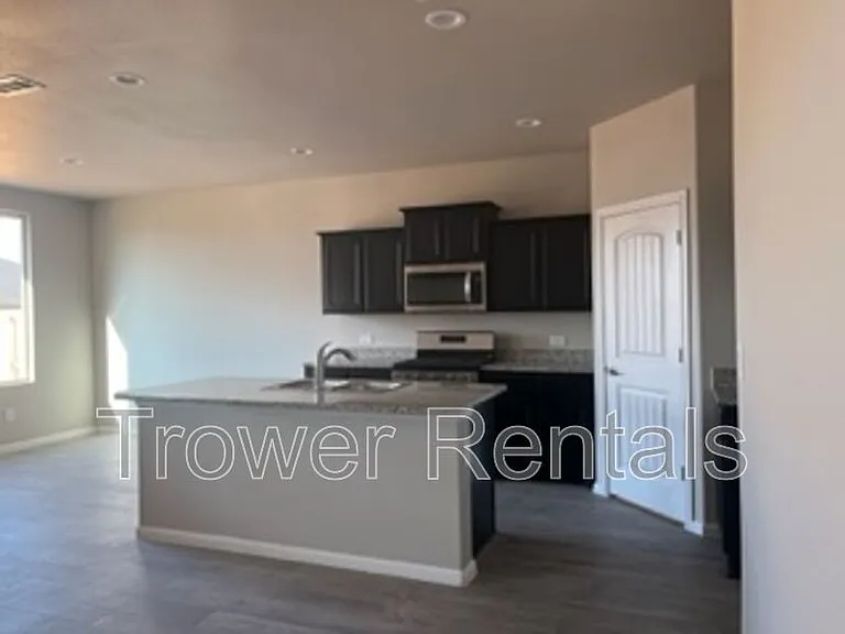 1902 Twin Falls Dr — Photo 8