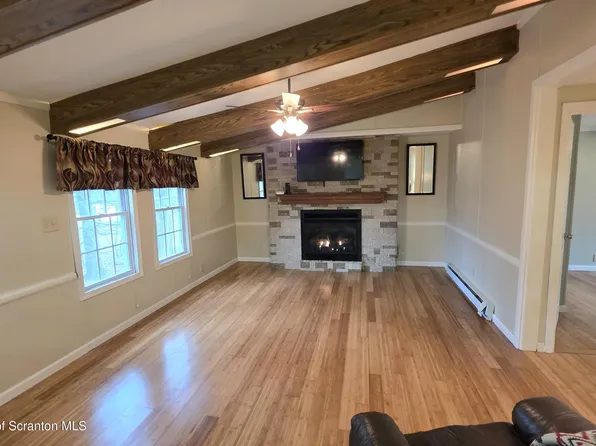 147 Spruce St, Greentown, PA 18426