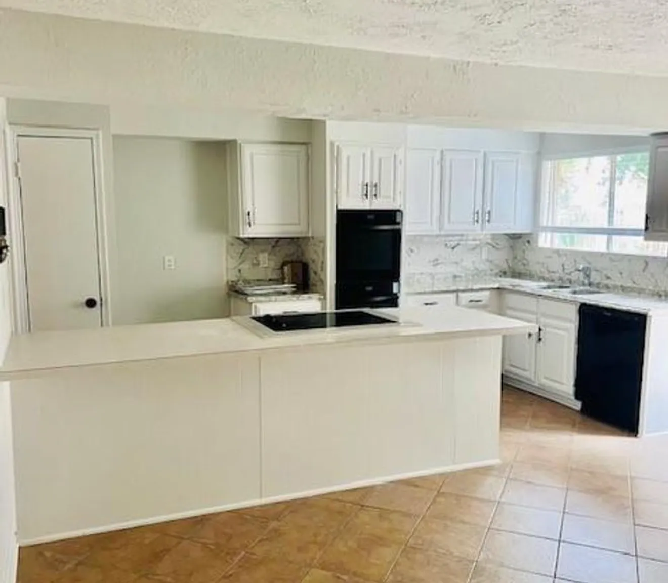 4 bed, 1898 sqft, $1,950 — Photo 3