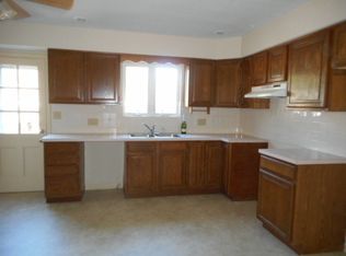 742 SW Randolph Ave, Topeka, KS 66606