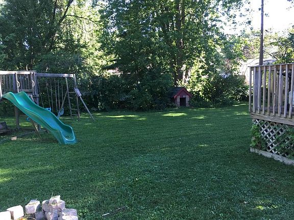 5th image of 438 Denwood Dr S