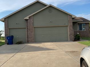 5550 S Meadowview Ct, Wichita, KS 67216