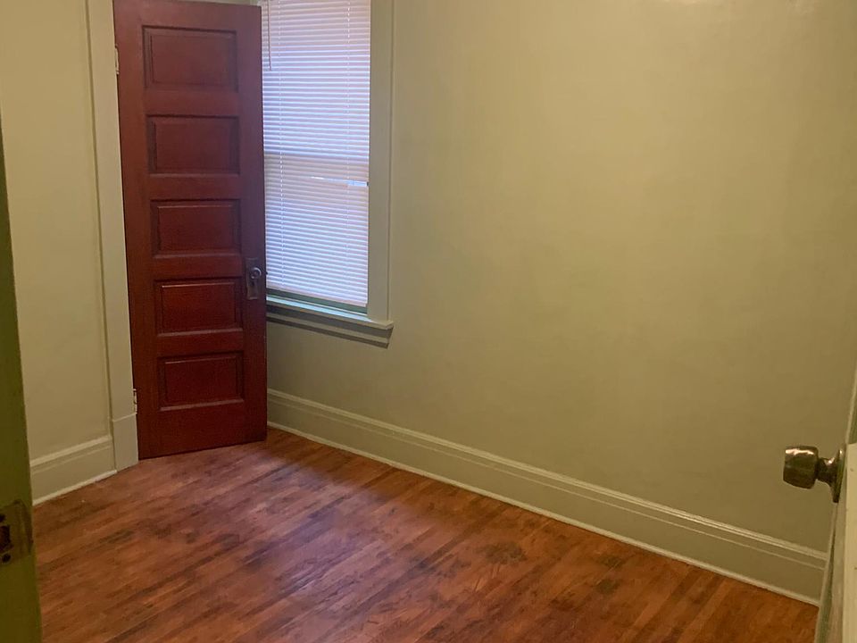 1st image of 2447 Bailey Ave