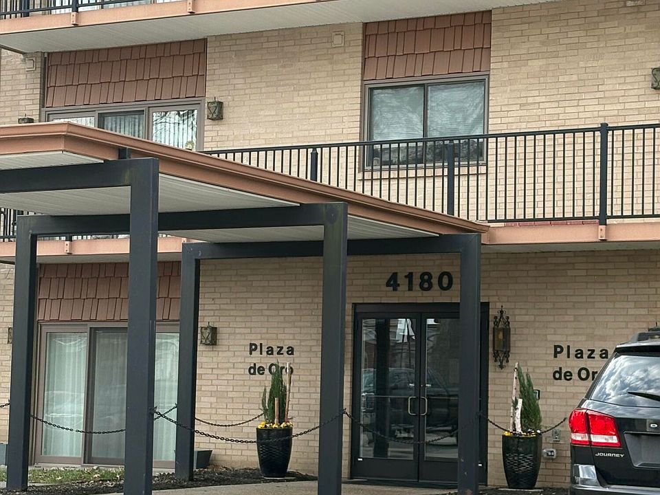 2nd image of 4180 Lyndon Way Unit 402