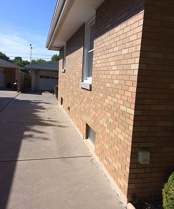 2nd image of 1613 Clement St