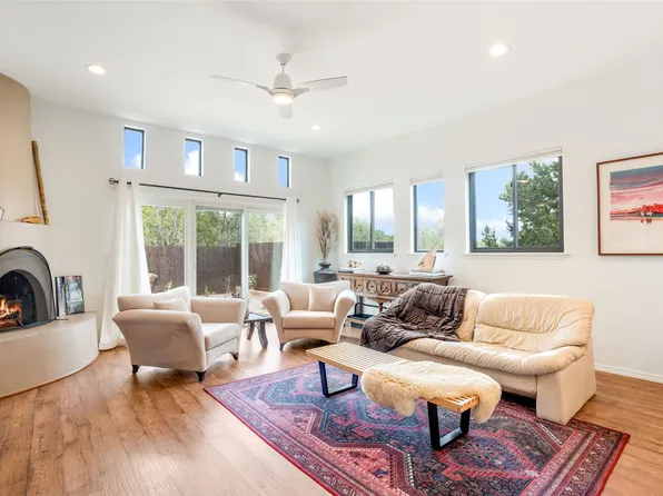 242 Loma Entrada, Santa Fe, NM 87501