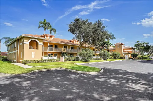 5876 Regal Glen Dr #201 Photo 1