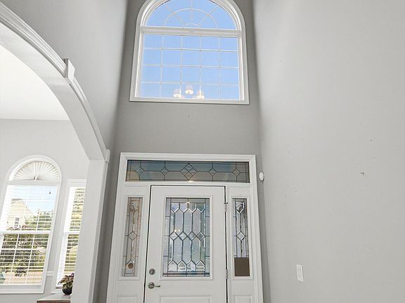 5th image of 75 Strathmere Street