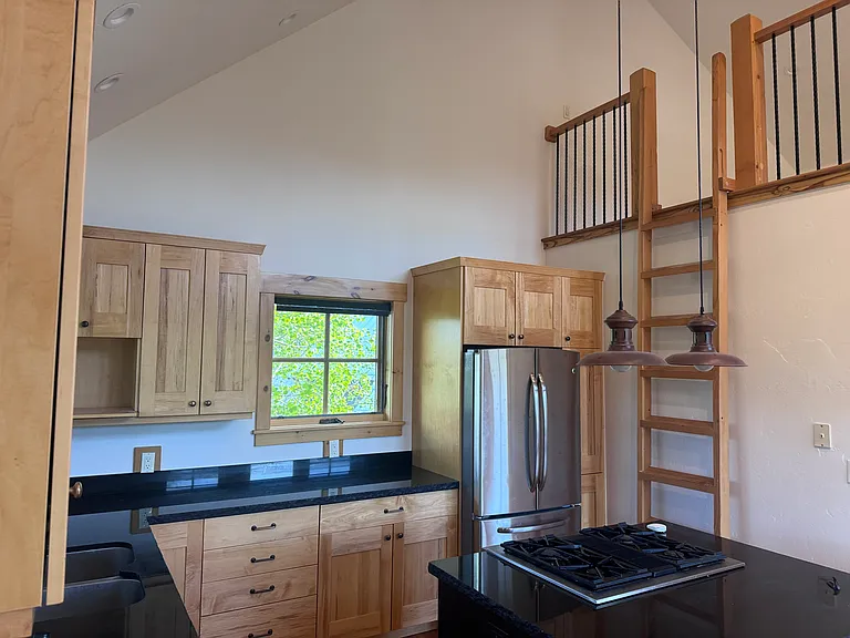389 Revett Dr — Photo 7