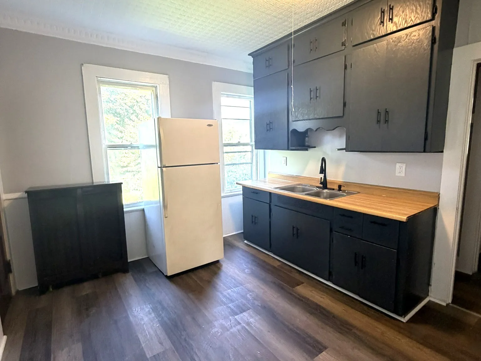 2 bed, $1,200 — Photo 2