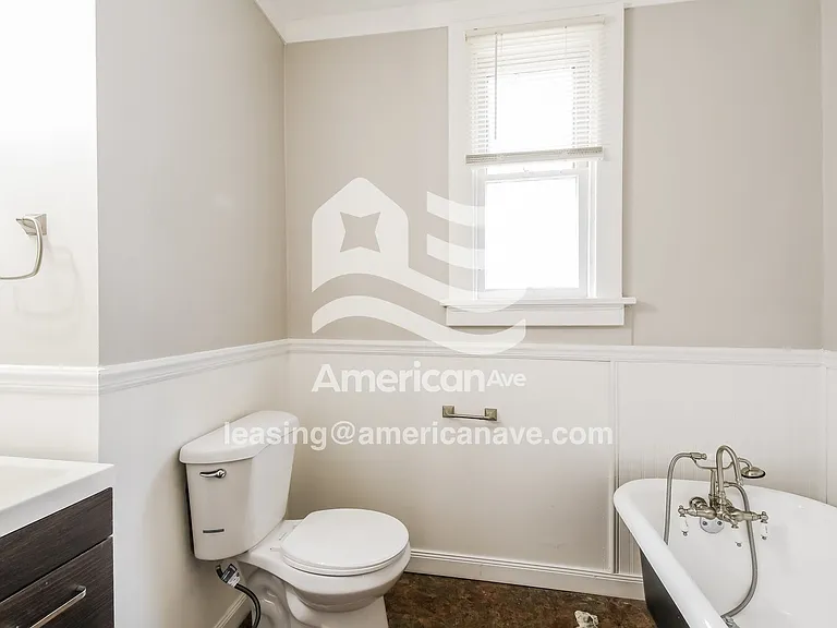 1098031_013_bathroom_13662064.jpg