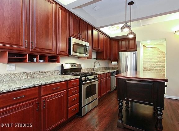 4th image of 646 W Belden Ave APT B