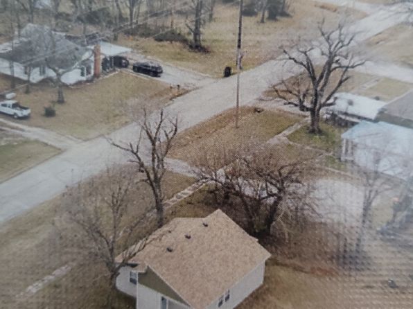 122 SE 7th St