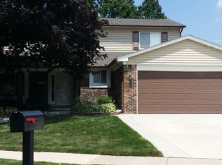 46972 Bartlett Dr, Canton, MI 48187