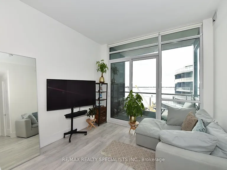 1 Edgewater Dr #911 — Photo 28