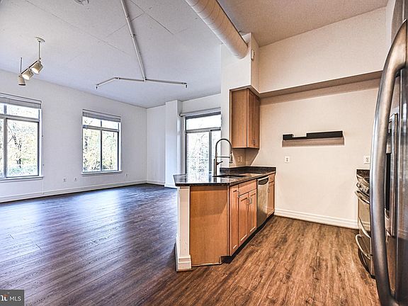4th image of 4480 Market Commons Dr Unit 109