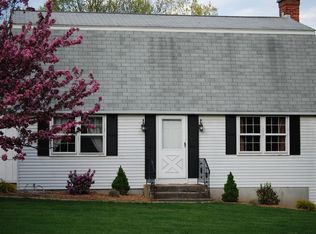 6 Horseshoe Dr, East Granby, CT 06026