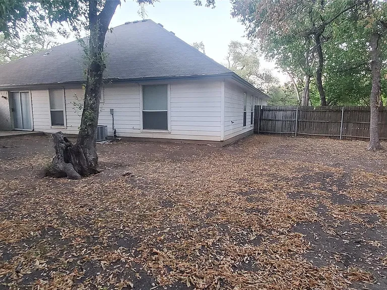 8617 Talyne Chaise Cir #B — Photo 17