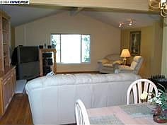 3rd image of 48 Woodford Dr