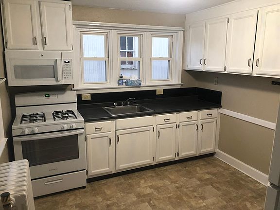 Brand new appliances and updated cabinets