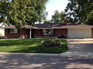 1310 Bobolink Dr, Washington, IL 61571