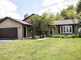 2217 High Point Dr, Lindenhurst, IL 60046