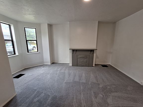 3rd image of 810 Etna St