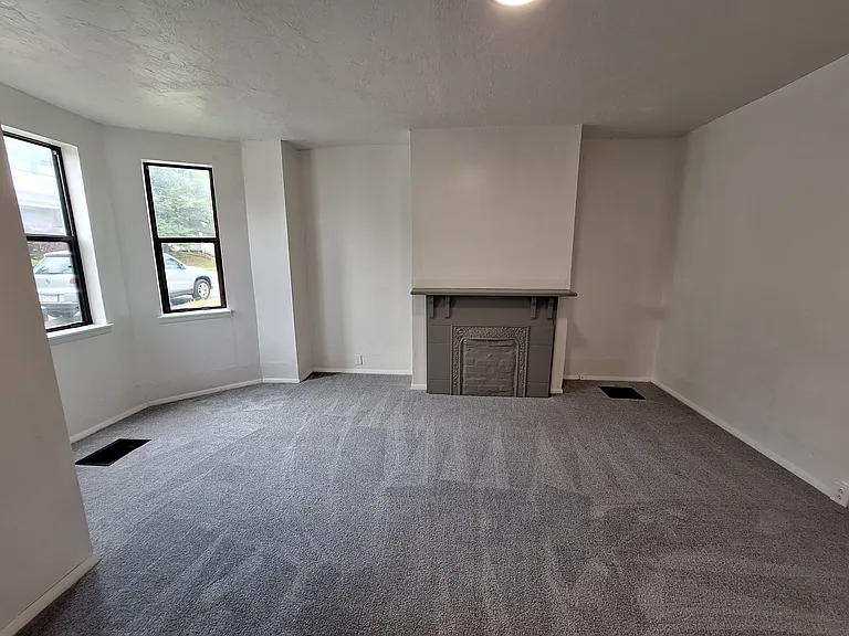 810 Etna St — Photo 3