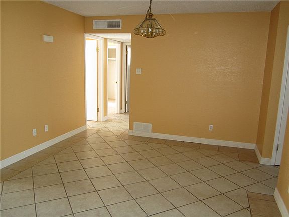 3rd image of 8916 Leo St