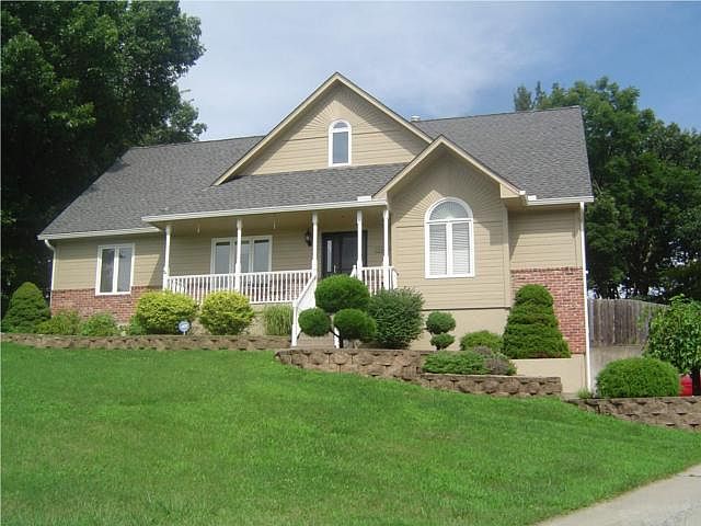 1st image of 18204 Cliff Dr