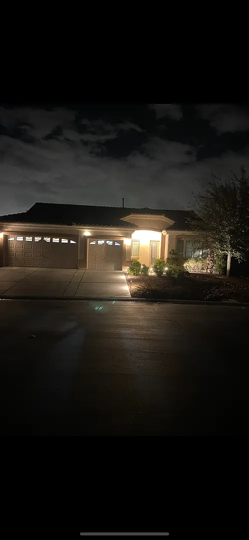 Single Story Home in the Northwest w/ 3 Car Garage — Photo 2